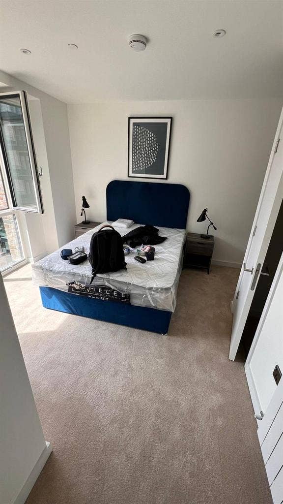 En suite available June 1