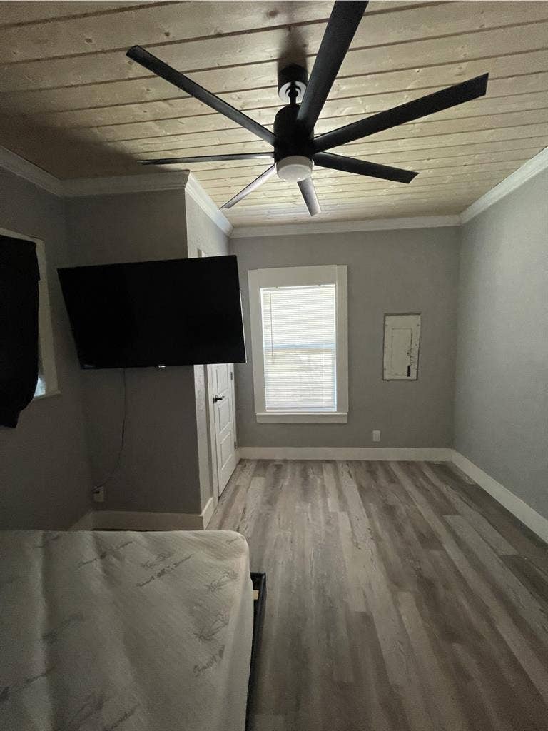 Room for rent near Deep Ellum.