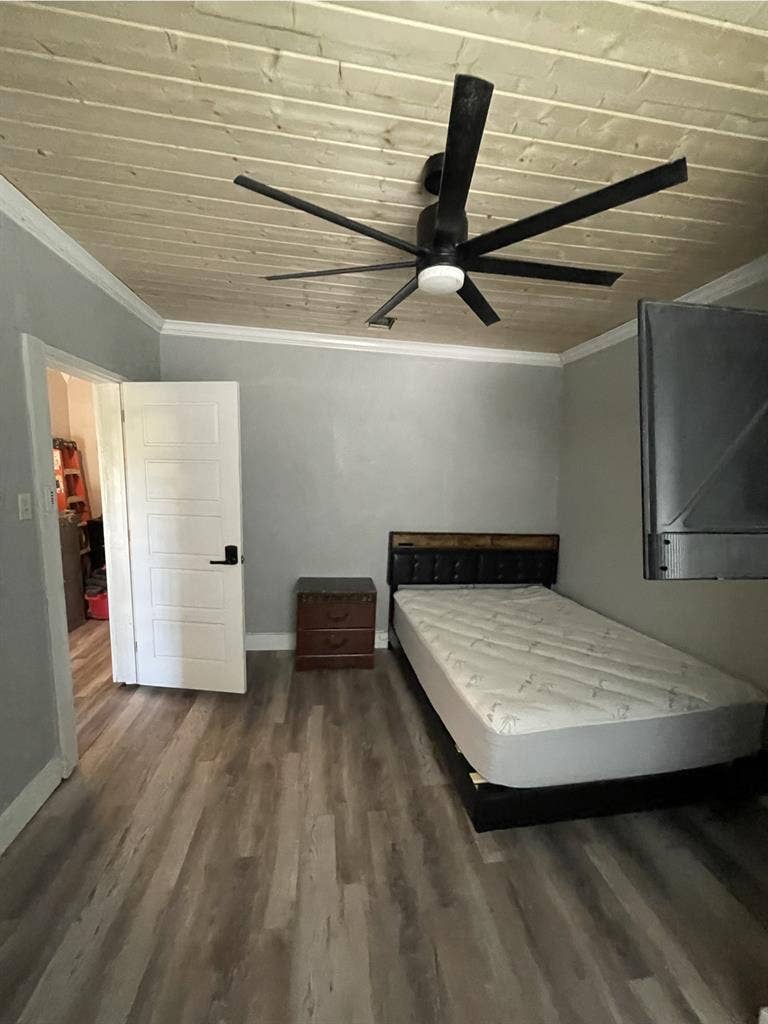 Room for rent near Deep Ellum.