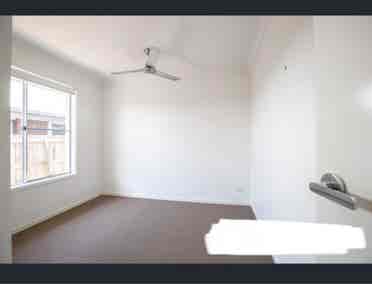 House mate wanted