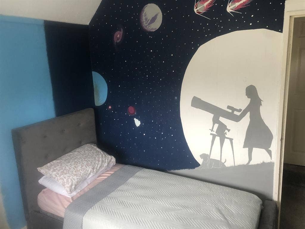 Room available to rent