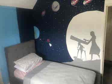 Room available to rent