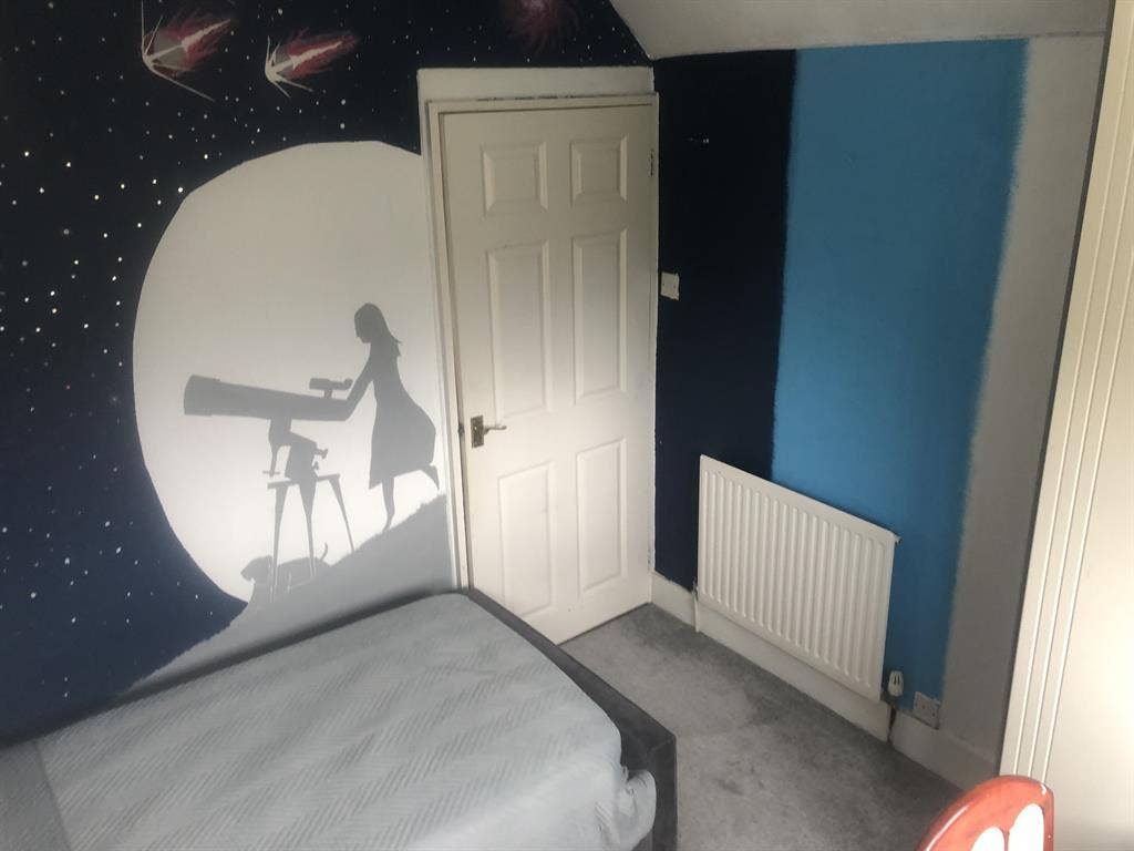 Room available to rent