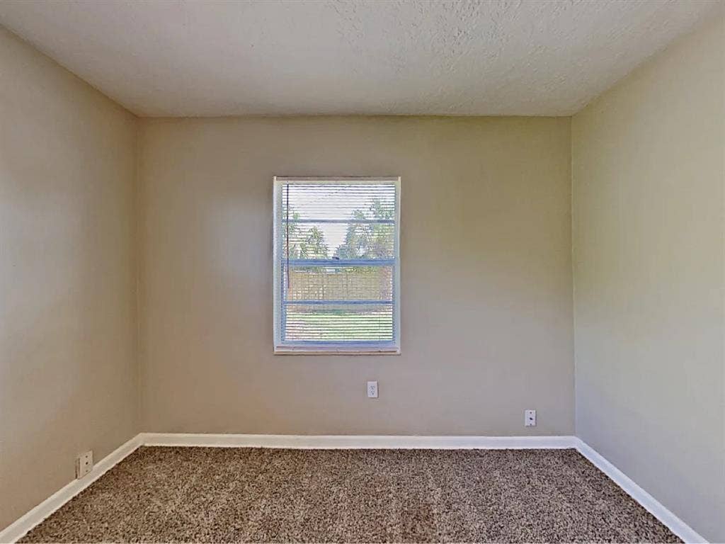 Charming Home In Perfect Area