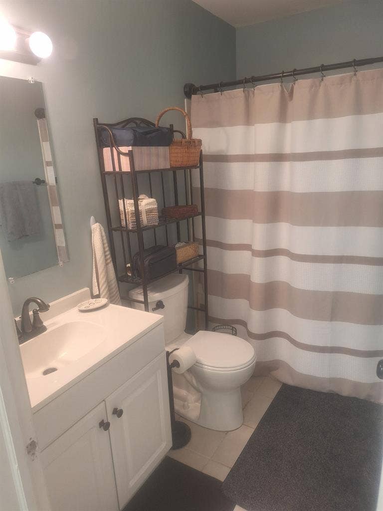 Private room for rent M-F Rate neg