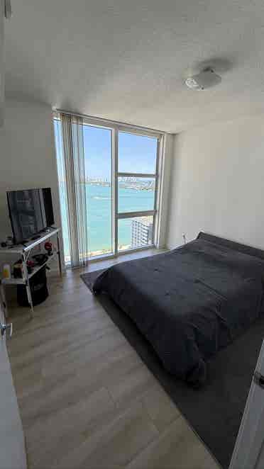 Private Room Edgewater