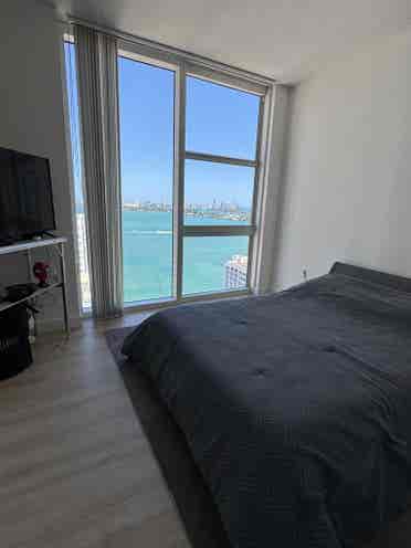 Private Room Edgewater