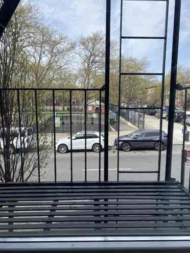 Looking for roommate  Bedstuy
