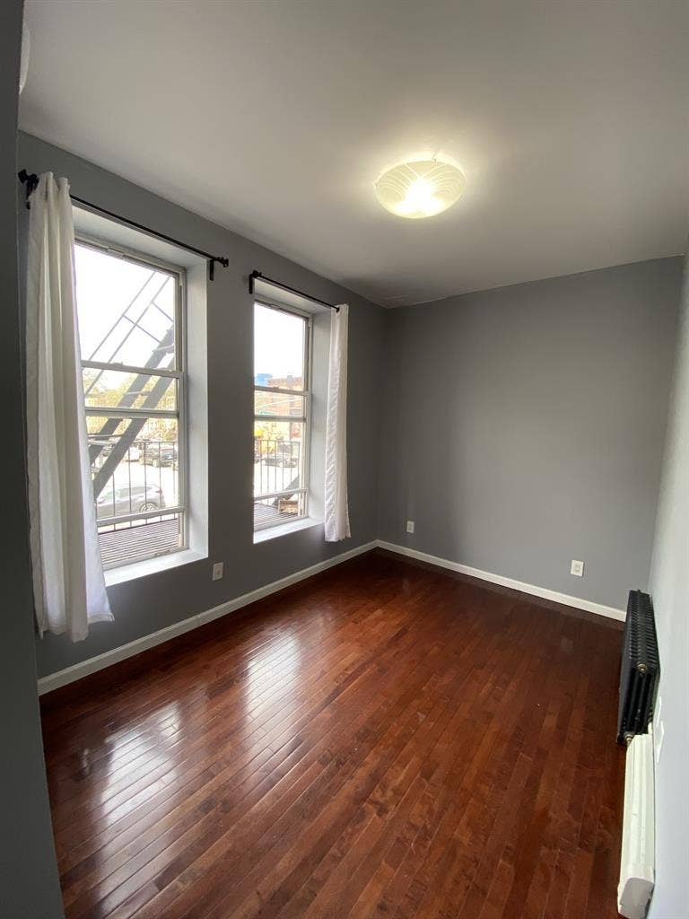 Looking for roommate Bedstuy