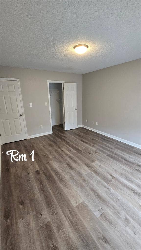 2 Unfurnished rooms for rent