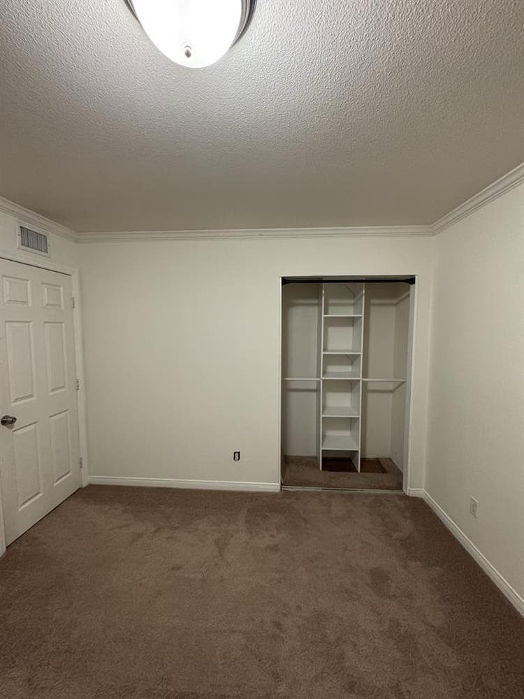 Room for rent!