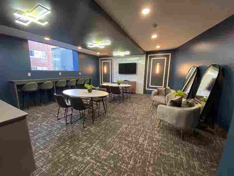 Studio apartment for lease transfer