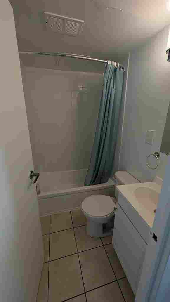 Studio apartment for lease transfer