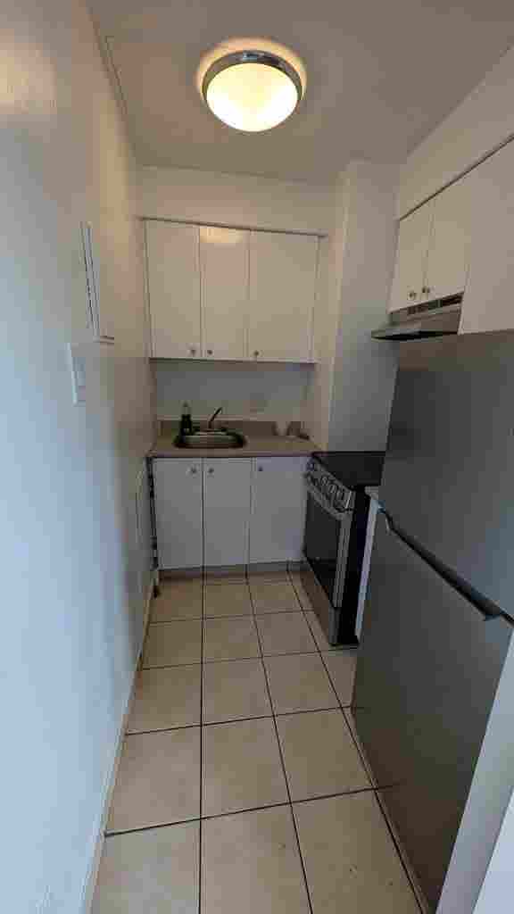 Studio apartment for lease transfer