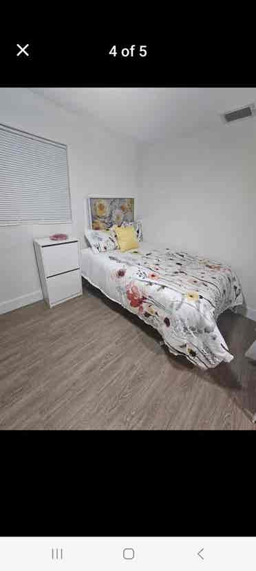 Studio for rent in Sunrise area