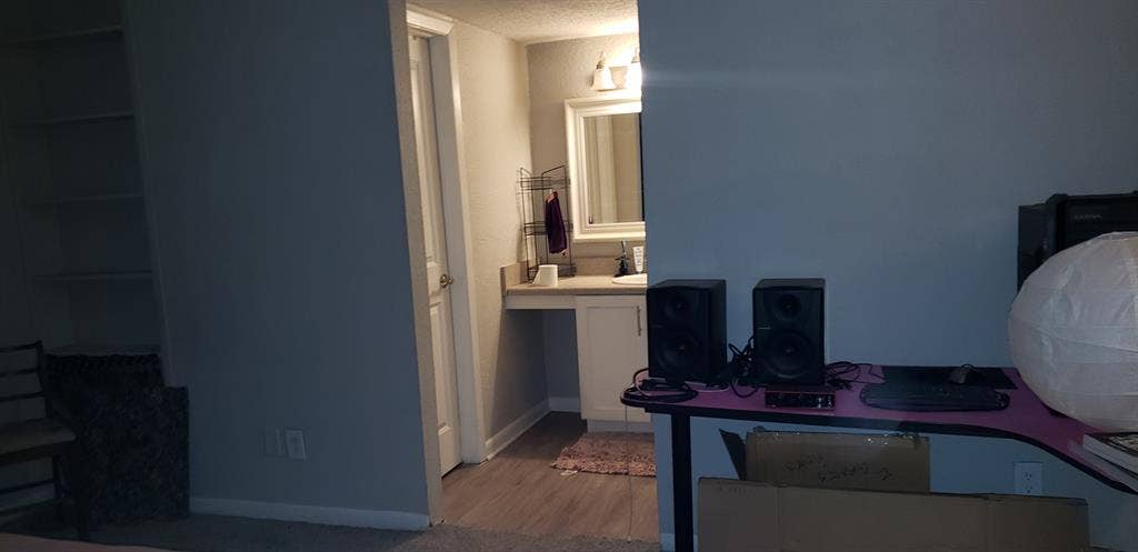 $ master bedro, bath apt