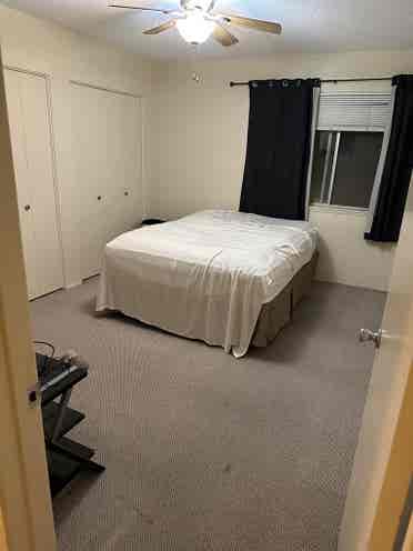 Looking for a roommate in North Par