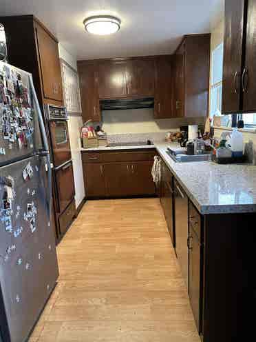 Looking for a roommate in North Par