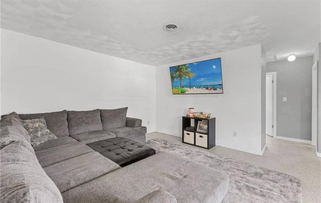 Looking for roomate!