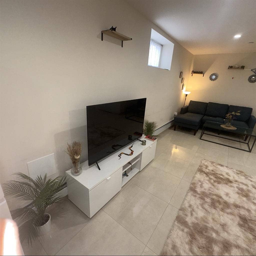 2 bedroom