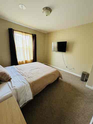 Spacious Private Rooms For Rent