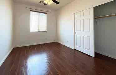 Room for Rent - clean Short-Term OK