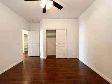 PRIVATE ROOM - Spring Valley