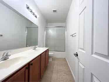 Room for Rent - clean Short-Term OK