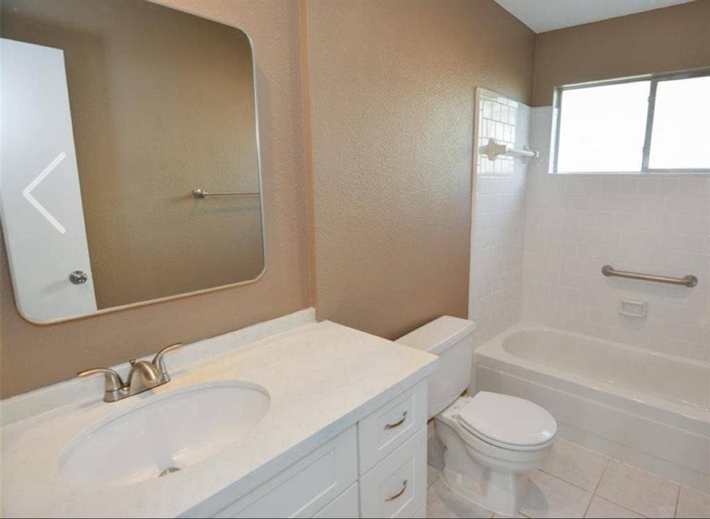 Looking for female roommate