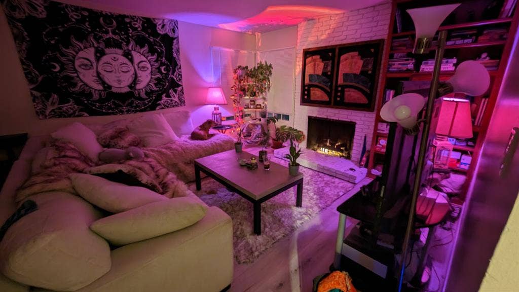 Large upstairs Room for rent