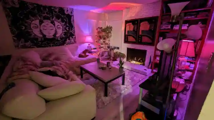 Large upstairs Room for rent