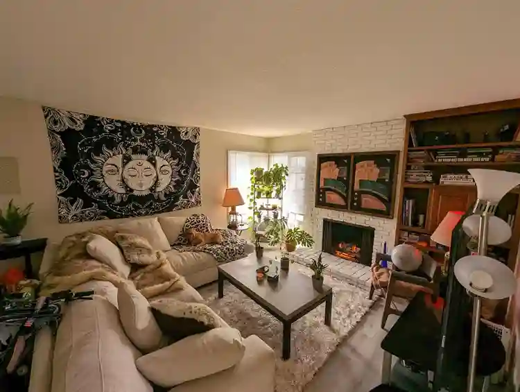 Large upstairs Room for rent