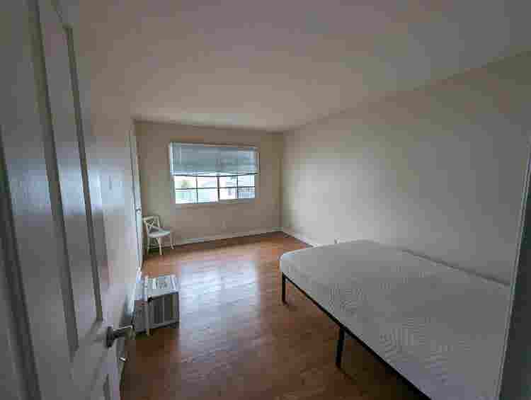 Large upstairs Room for rent