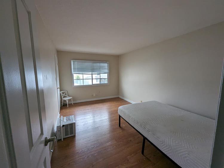 Large upstairs Room for rent