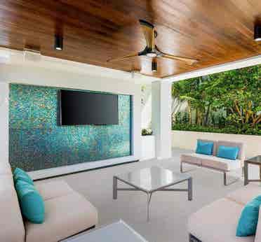 Rent room and bath at 
Little Havana