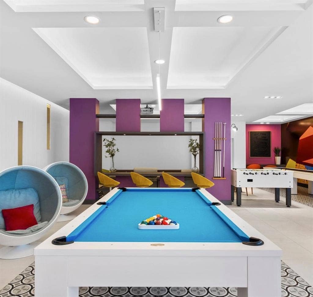 Rent room and bath at
Little Havana