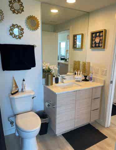Rent room and bath at 
Little Havana