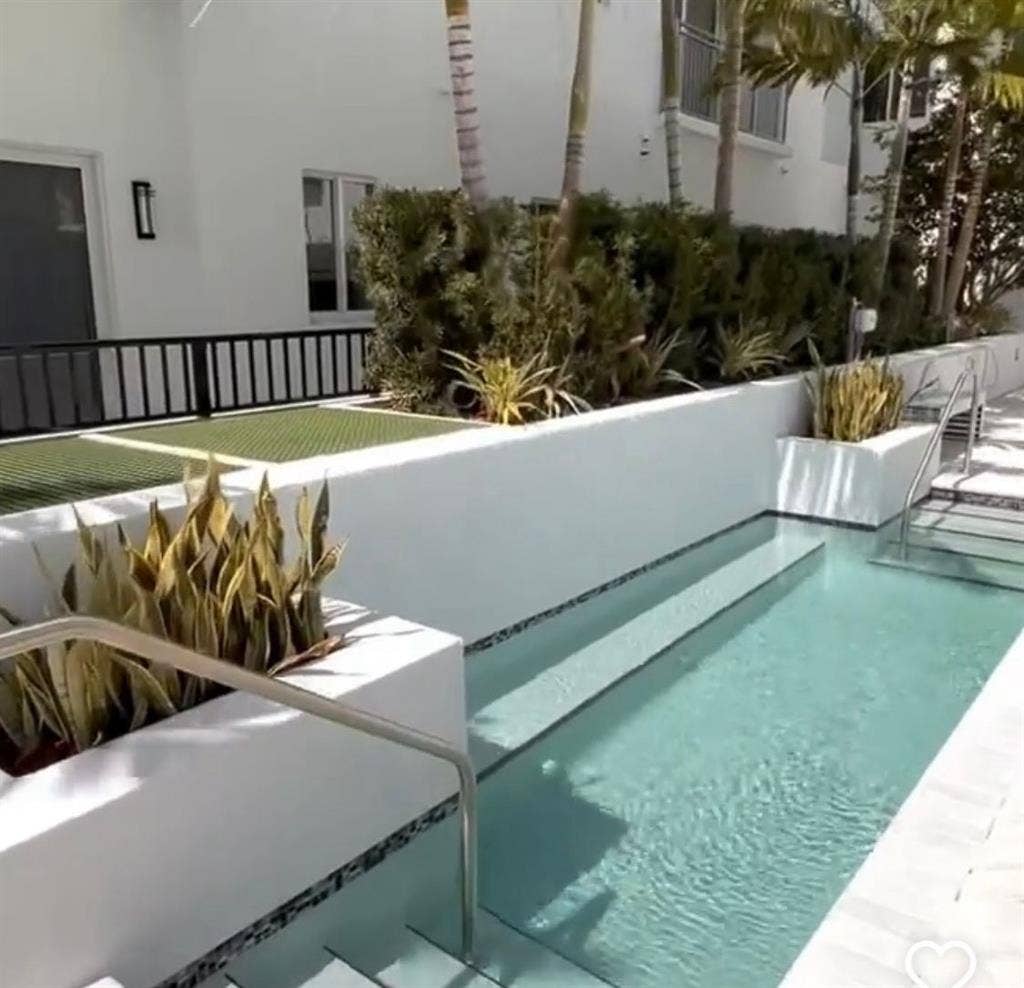 Rent room and bath at
Little Havana