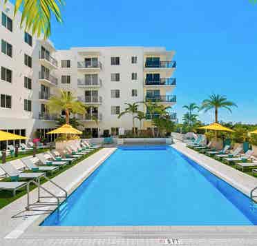 Rent room and bath at 
Little Havana