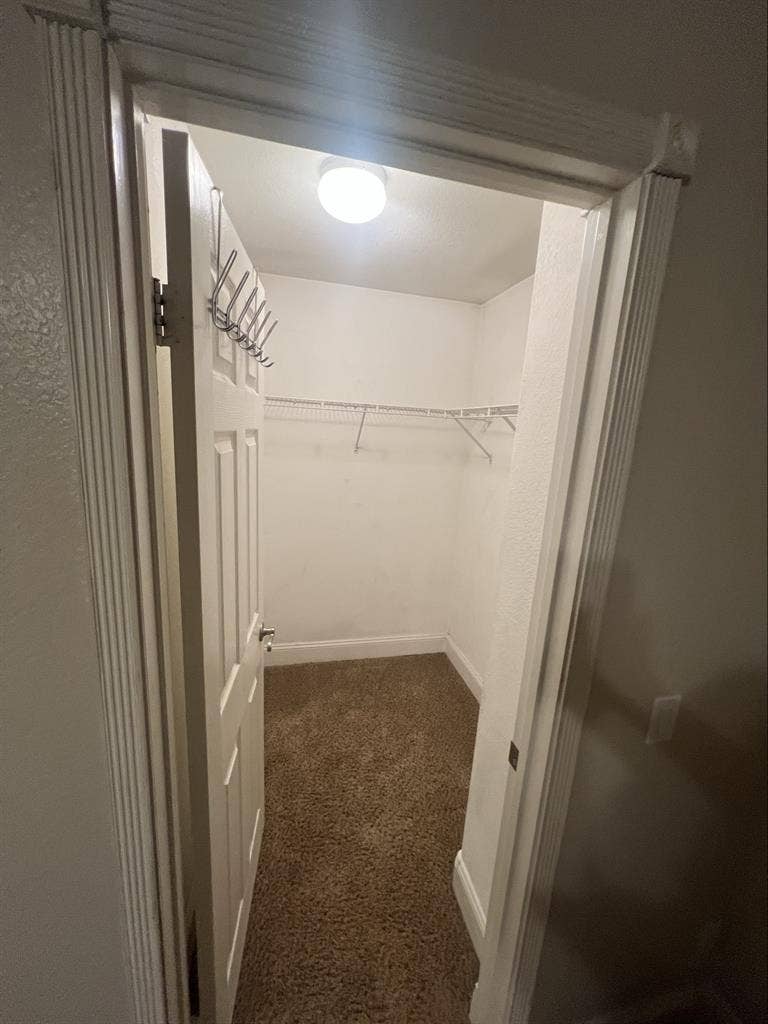 LARGE ROOM FOR RENT IN EASTVALE!