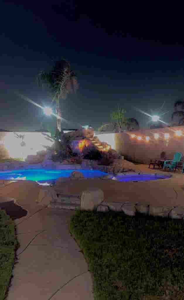 LARGE ROOM FOR RENT IN EASTVALE!