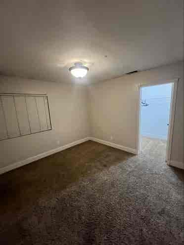 LARGE ROOM FOR RENT IN EASTVALE!