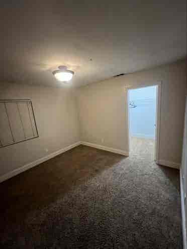 LARGE ROOM FOR RENT IN EASTVALE!