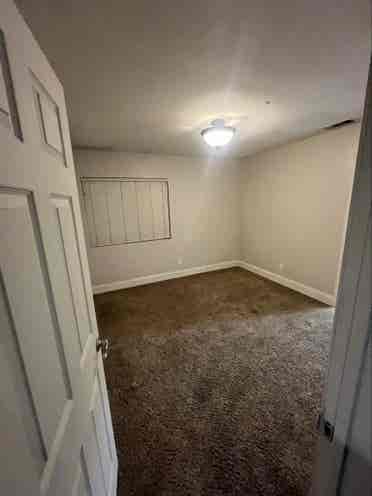 LARGE ROOM FOR RENT IN EASTVALE!