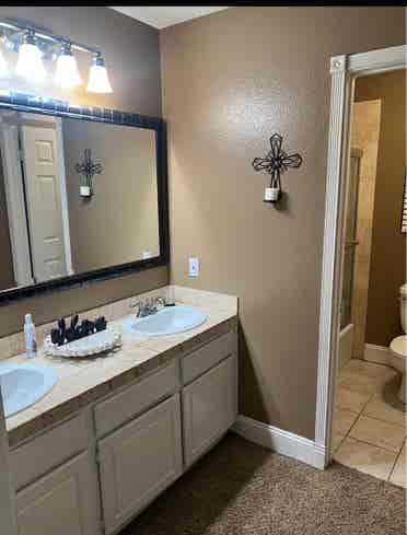 LARGE ROOM FOR RENT IN EASTVALE!