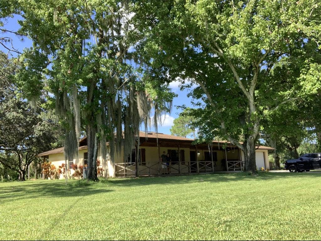 Room for Rent in June Park!