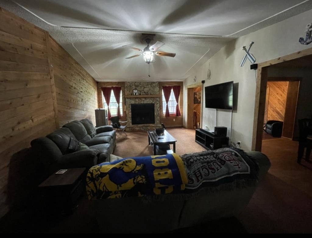Room for Rent in June Park!