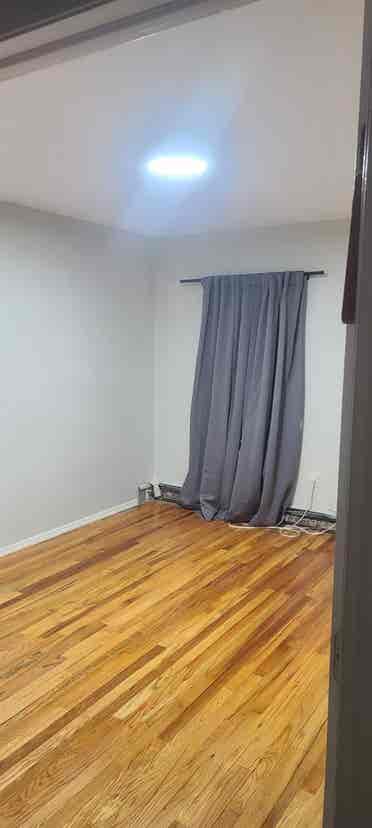 Spacious apartment with utilities