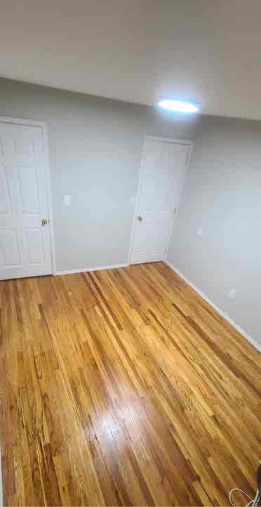 Spacious apartment with utilities