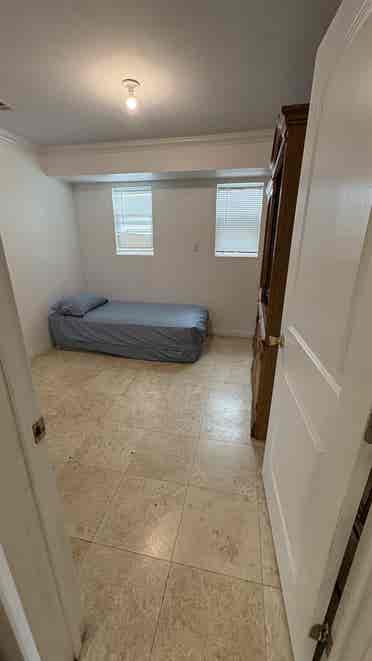 Furnished room
